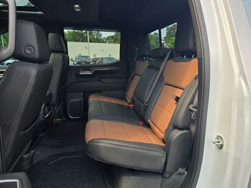 Certified 2023 Chevrolet Silverado 1500 High Country w/ High Country Premium Package AWD/4WD image 30