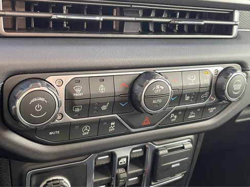 New 2026 Jeep Wrangler Unlimited Rubicon image 14