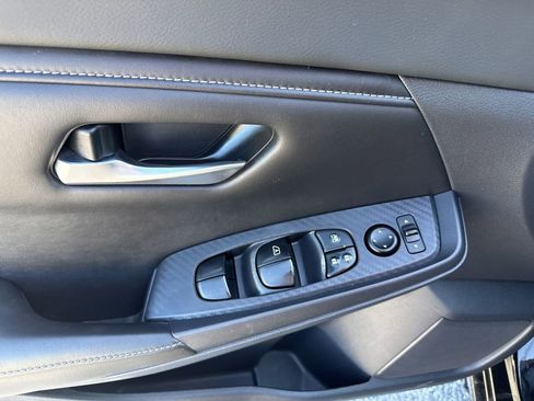 Used 2021 Nissan Sentra SV FWD image 30