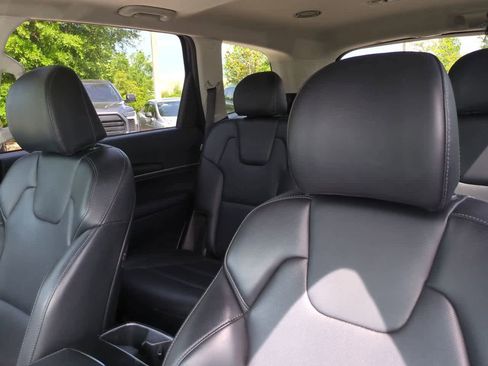 Used 2025 Kia Telluride S FWD image 8