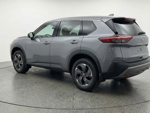 Used 2025 Nissan Rogue SV image 6