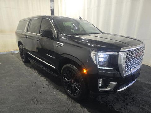 Used 2024 GMC Yukon XL Denali image 3