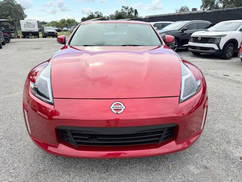 Used 2018 Nissan 370Z Coupe RWD image 2