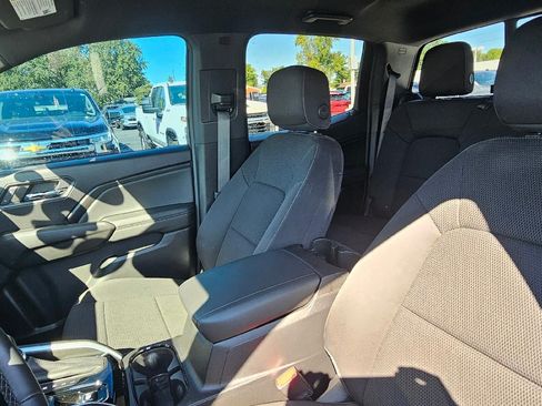 Used 2023 Chevrolet Colorado LT w/ LT Convenience Package II AWD/4WD image 10