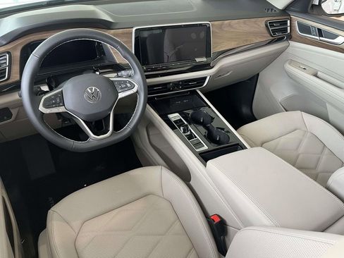 New 2026 Volkswagen Atlas SE image 11