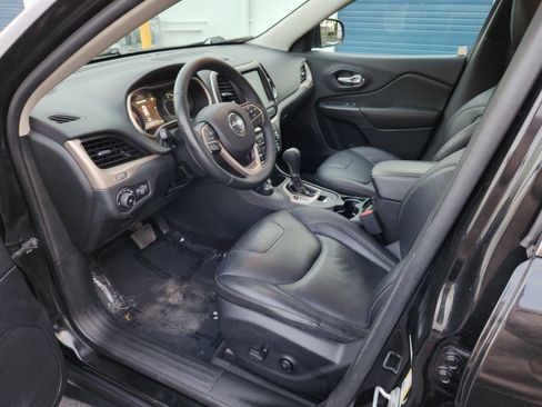 Used 2016 Jeep Cherokee Limited image 6