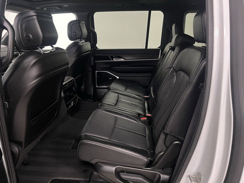 Used 2024 Jeep Wagoneer L Series II w/ Premium Group I image 53