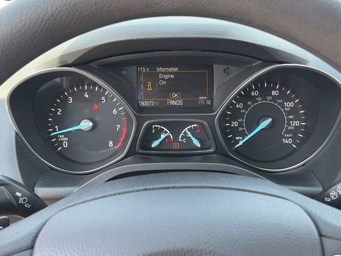 Used 2017 Ford Escape SE FWD image 25