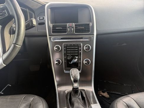 Used 2016 Volvo XC60 T5 Premier image 3