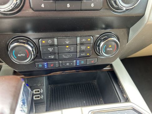 Certified 2019 Ford F150 Lariat AWD/4WD image 14