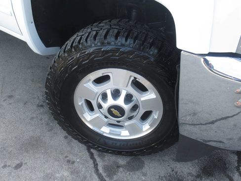 Used 2015 Chevrolet Silverado 2500 LT w/ Snow Plow Prep Package AWD/4WD image 4