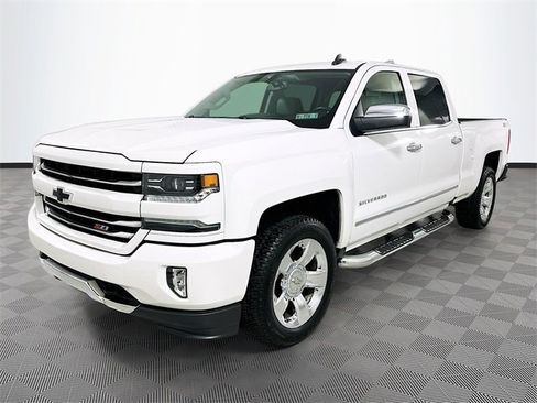 Used 2017 Chevrolet Silverado 1500 LTZ Z71 image 3