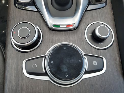 Used 2022 Alfa Romeo Giulia Ti image 25