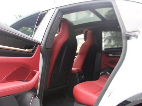 New 2025 Porsche Macan Turbo Electric image 17