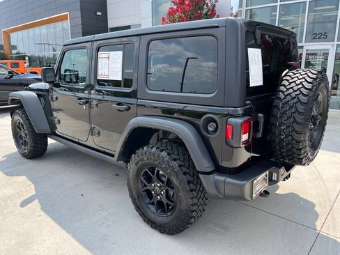 Used 2025 Jeep Wrangler Unlimited Sport AWD/4WD image 17