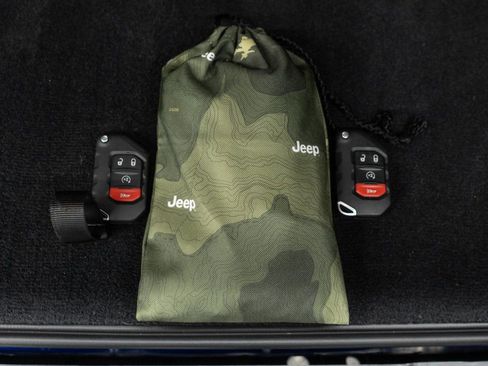 Used 2024 Jeep Wrangler Unlimited AWD/4WD image 43