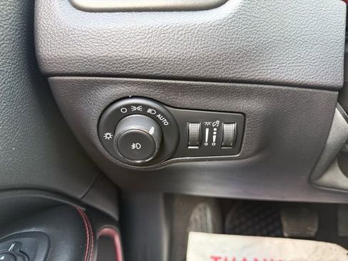 Used 2018 Jeep Compass Trailhawk w/ Cold Weather Group image 35