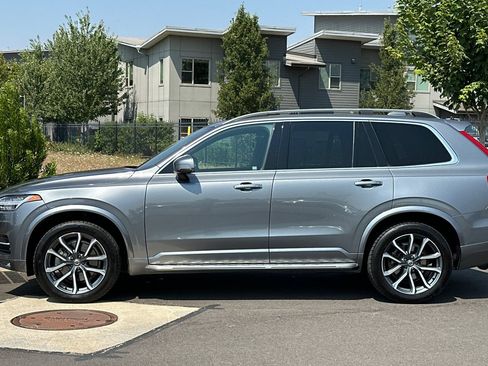 Used 2016 Volvo XC90 T6 Momentum w/ Momentum Plus Package AWD/4WD image 6