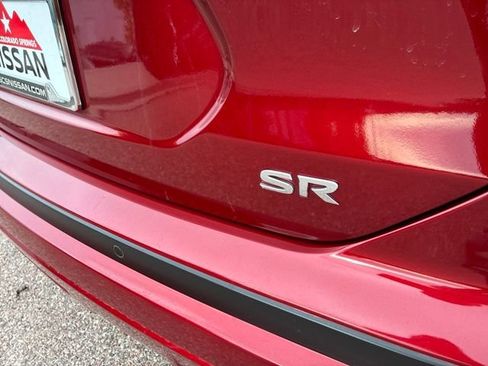 Used 2023 Nissan Kicks SR w/ SR Premium Package FWD image 9