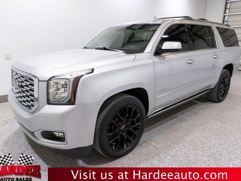 Used 2018 GMC Yukon XL Denali w/ Denali Ultimate Package AWD/4WD image 2