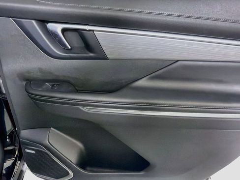 Used 2025 Buick Enclave Preferred FWD image 31