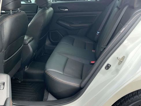 Used 2020 Nissan Altima 2.5 SR w/ Premium Package image 16