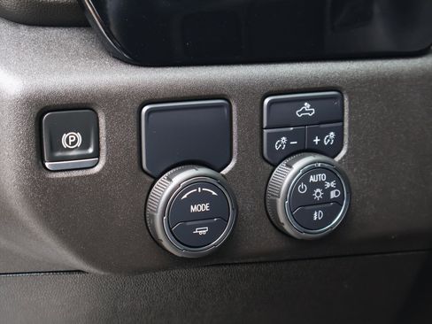 Used 2025 Chevrolet Silverado 1500 RST image 24