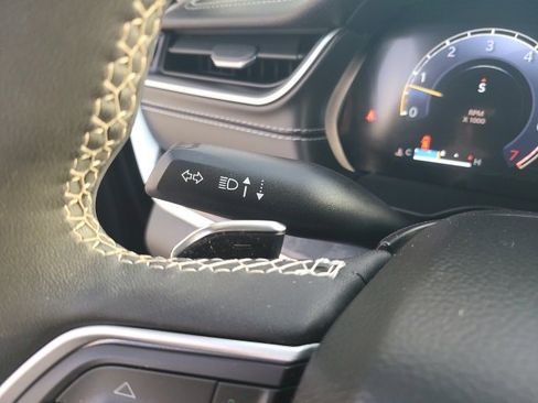 Used 2023 Jeep Grand Cherokee L Limited image 23