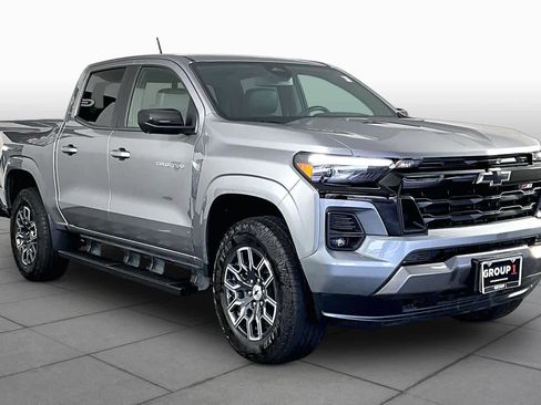 Certified 2024 Chevrolet Colorado Z71 w/ Z71 Convenience Package 2 AWD/4WD image 3
