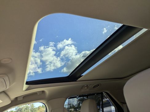 Certified 2023 Ford Explorer Limited w/ Limited Technology Package image 39