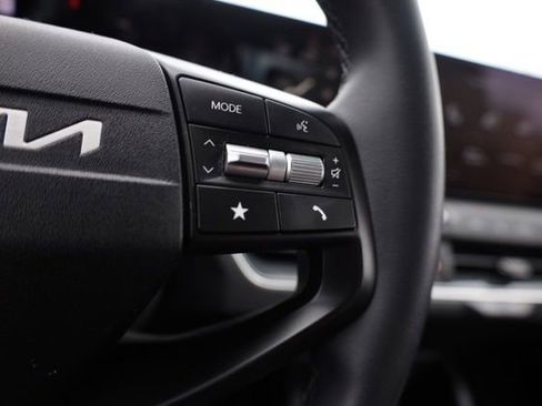 Used 2025 Kia K4 EX image 23