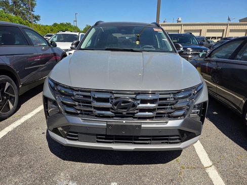 Used 2025 Hyundai Tucson Limited AWD/4WD image 2