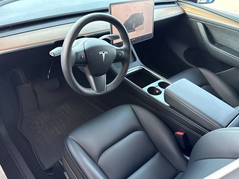 Used 2023 Tesla Model Y Long Range AWD/4WD image 9