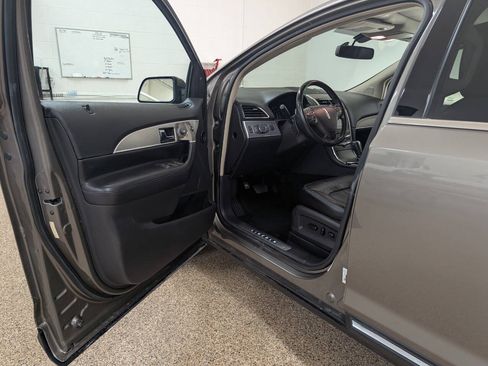 Used 2012 Lincoln MKX AWD image 6