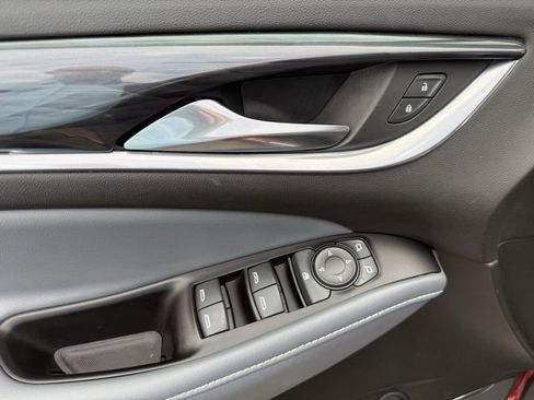 Used 2020 Buick Enclave Essence w/ Sport Touring Edition image 31