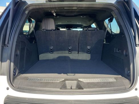 Used 2023 Chevrolet Suburban Premier image 14