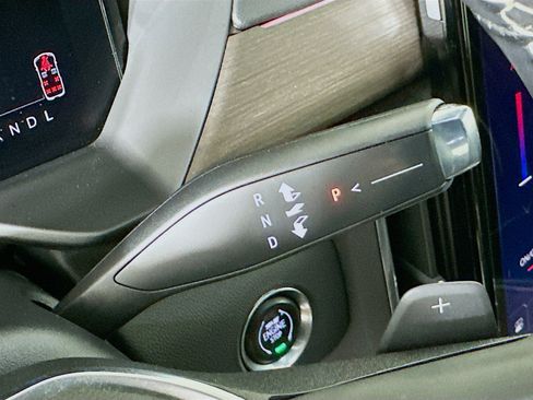 Used 2024 GMC Acadia Denali w/ Super Cruise Package image 25