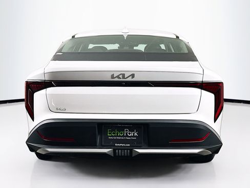 Used 2025 Kia K4 LXS image 7