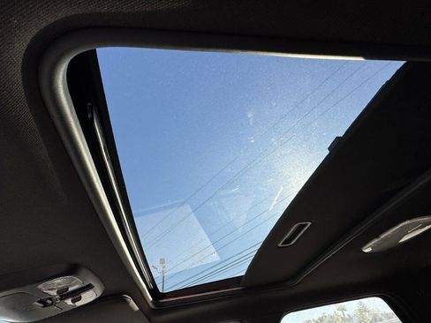 Used 2010 Mercury Mariner 4WD image 22