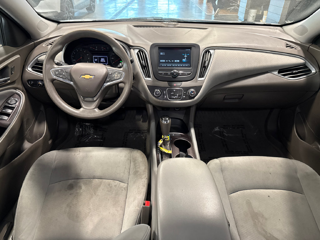 Used 2018 Chevrolet Malibu LS FWD image 9