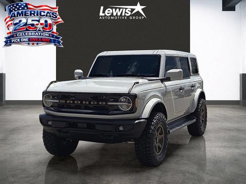 New 2026 Ford Bronco Outer Banks AWD/4WD image 1