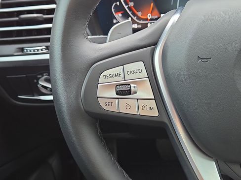 Certified 2025 BMW X4 xDrive30i image 21