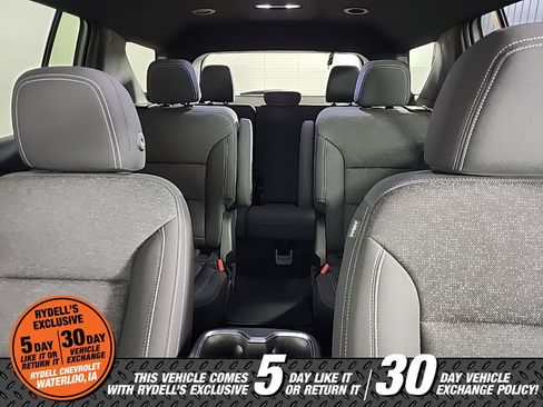 Used 2025 Chevrolet Traverse LT image 19