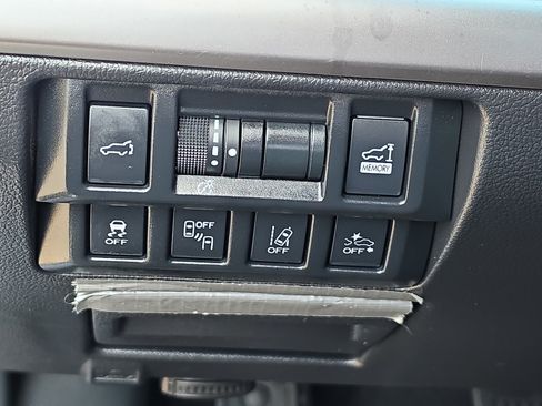 Used 2018 Subaru Outback 2.5i Limited w/ 50th Anniversary Edition AWD/4WD image 27