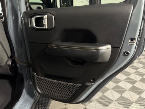 Used 2025 Jeep Wrangler Unlimited Sahara AWD/4WD image 27
