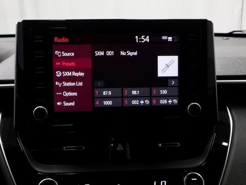 Used 2022 Toyota Corolla Cross XLE w/ Convenience Package AWD/4WD image 3