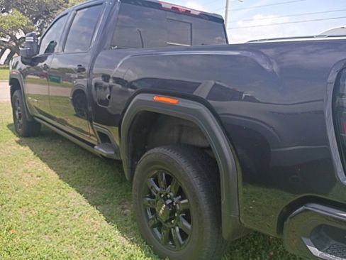 Used 2025 GMC Sierra 2500 AT4 w/ AT4 Premium Plus Package AWD/4WD image 15