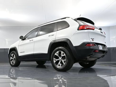 Used 2015 Jeep Cherokee Trailhawk AWD/4WD image 45