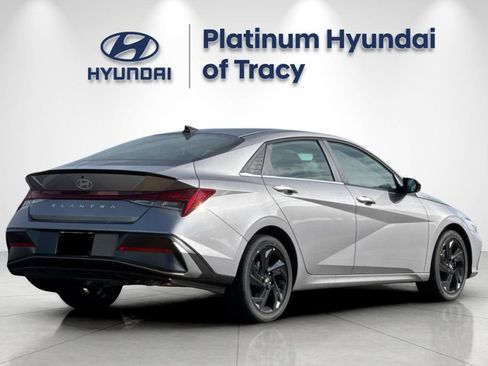 New 2026 Hyundai Elantra SEL Sport Premium FWD image 4