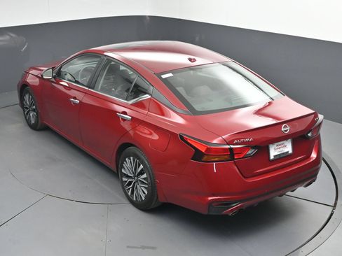 Certified 2024 Nissan Altima 2.5 SV w/ SV Premium Package FWD image 36